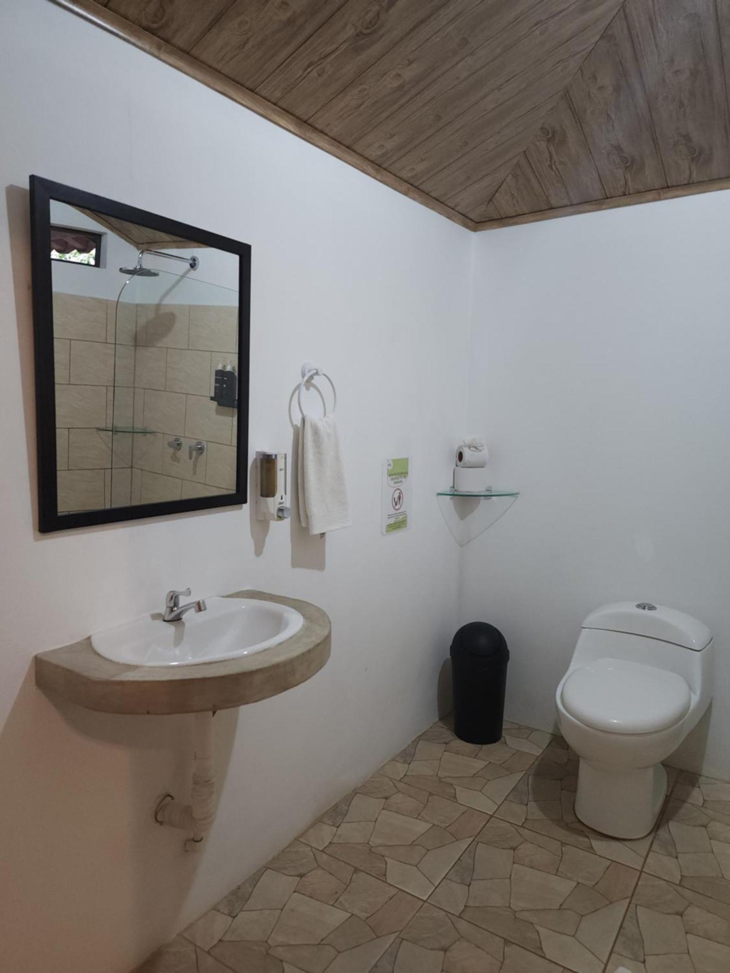 Hotel Casa Thirema Tortuguero Zewnętrze zdjęcie